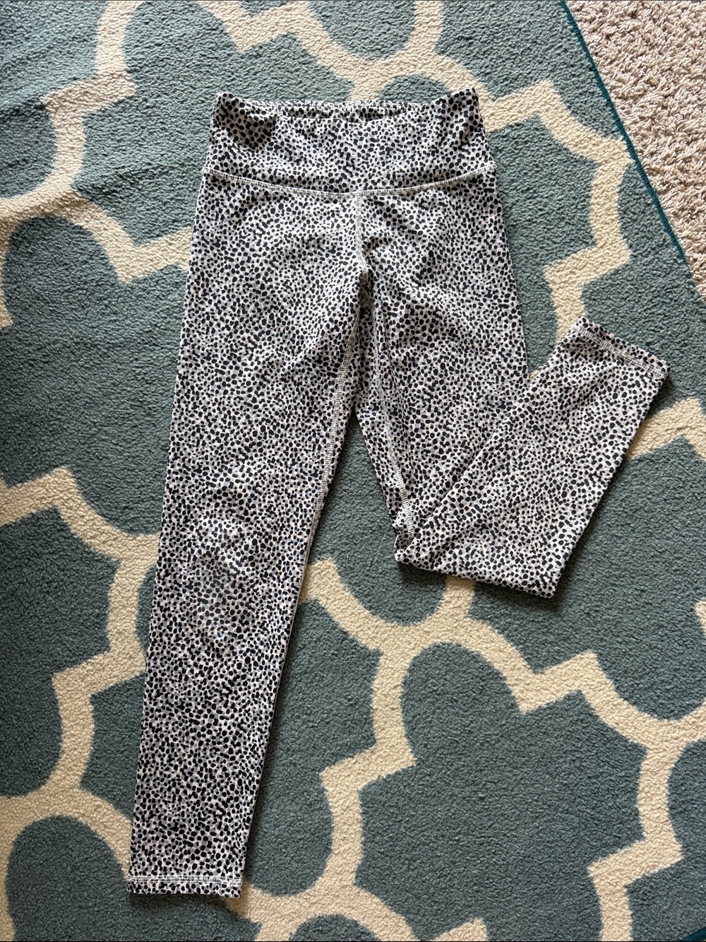 Old Navy White and Black Leopard Print Kids Leggings